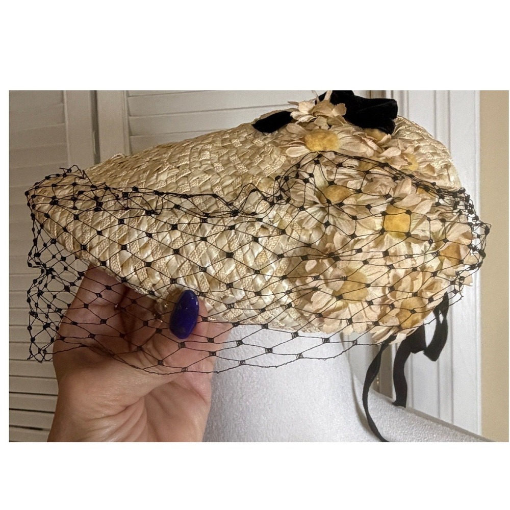 Vintage 1950s Straw Halo Hat Birdcage Veil Floral Trim MCM Cocktail Ransohoffs - Picture 14 of 16